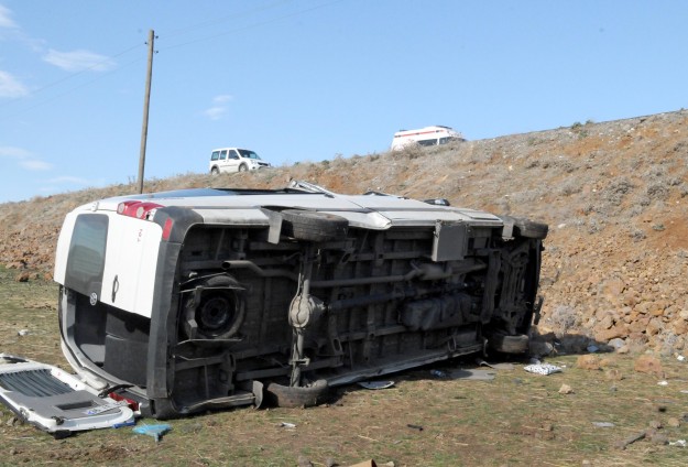Bingöl'de feci kaza 20 yaralı var - son gelişme Bingöl'de feci kaza 20 yaralı var - son gelişme