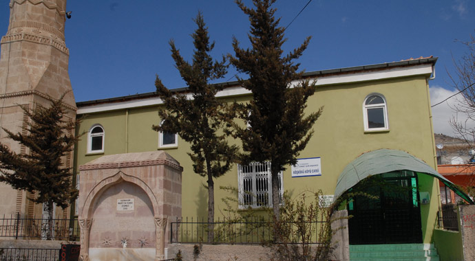 Niğde teröristi camide yakalandı Niğde teröristi camide yakalandı