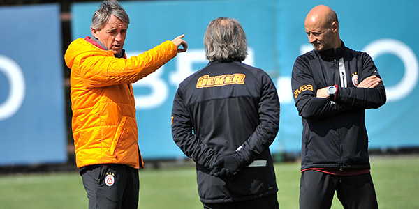 Mancini rotasyona gidiyor!