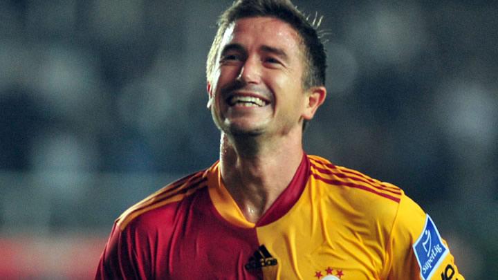 Galatasaray&#039;ın eski yıldızından şok karar!