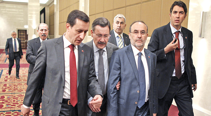 İşler: CHP'nin başında iftiracı bir başyalan var İşler: CHP'nin başında iftiracı bir başyalan var