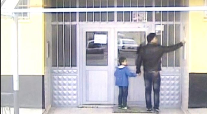 Cinnet geçiren babanın oğlun son görüntüsü Cinnet geçiren babanın oğlun son görüntüsü
