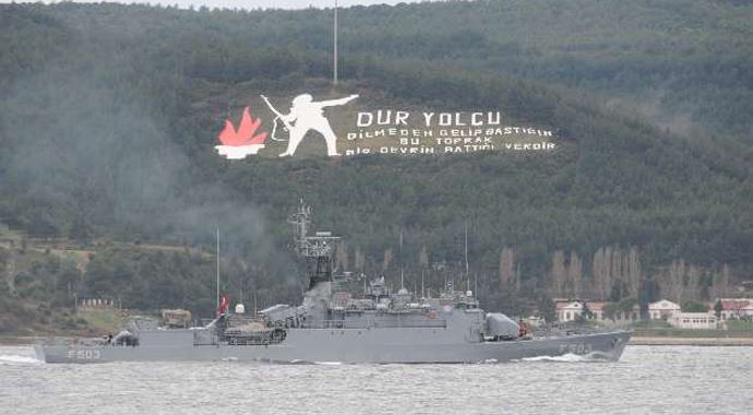 Ukrayna savaş gemisi Çanakkale Boğazı'ndan geçti Ukrayna savaş gemisi Çanakkale Boğazı'ndan geçti
