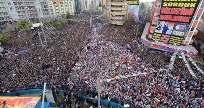 AK Parti Adıyaman miting fotoğrafı montaj iddiası AK Parti Adıyaman miting fotoğrafı montaj iddiası