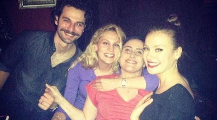 Farah Zeynep, sigara içerken yakalandı!