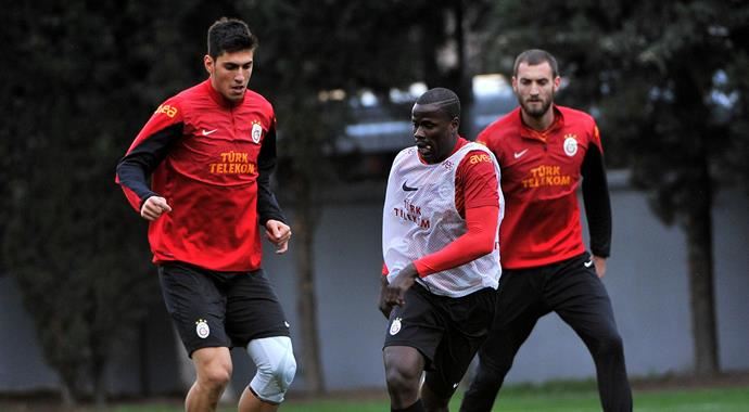 Galatasaray'da Akhisar mesaisi sürüyor