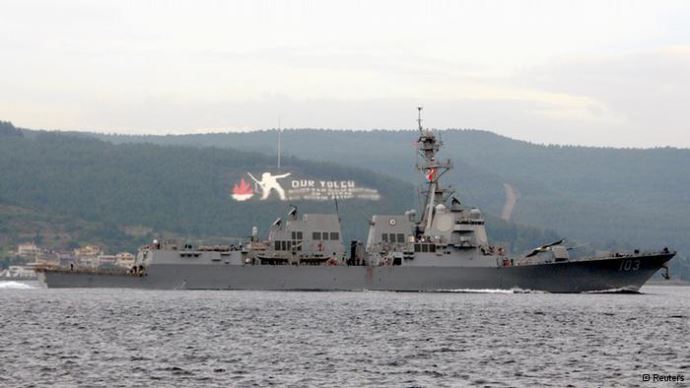 Amerikan destroyeri boğazı geçti