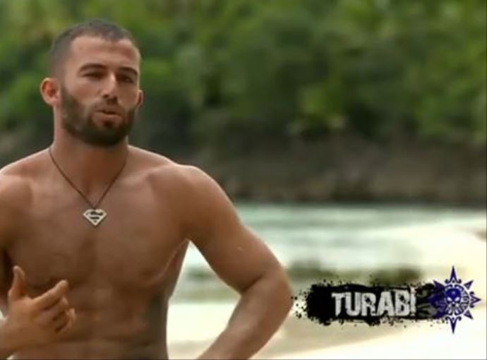 Survivor'da Turabi sinirleri zıplatıyor! Survivor'da Turabi sinirleri zıplatıyor!