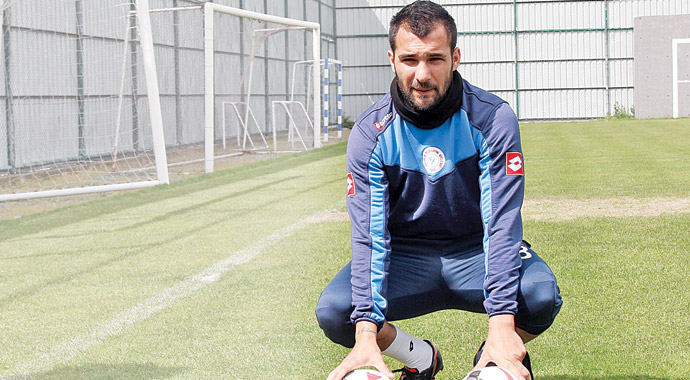 Engin Baytar Mancini&#039;ye salladı