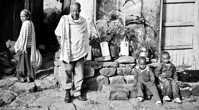 Evlat edinme mi insan ticareti mi? Kölelik yok beteri var! | Türkiye  Gazetesi