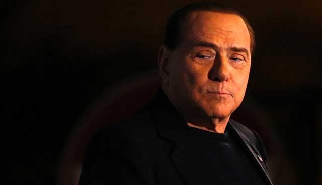 Berlusconi'ye ev hapsi yerine sosyal hizmet cezası Berlusconi'ye ev hapsi yerine sosyal hizmet cezası