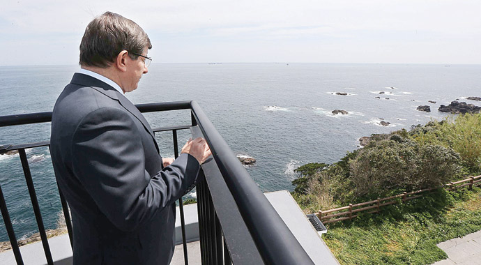 Davutoğlu bakakaldı! Davutoğlu bakakaldı!