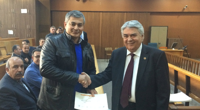 FIFA kokartlı eski hakem siyasete atıldı FIFA kokartlı eski hakem siyasete atıldı