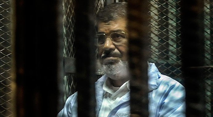 Mursi hakim karşısında