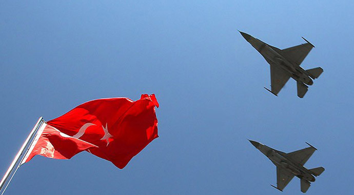 Suriye helikopteri taciz etti, F-16&#039;lar havalandı