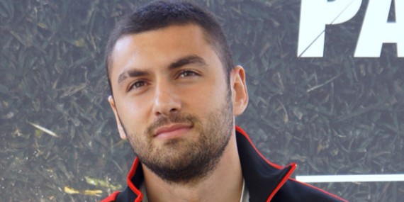 Burak Yılmaz'ı dolandıran bir kişi yakalandı! Burak Yılmaz'ı dolandıran bir kişi yakalandı!