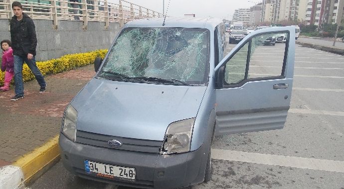 Cafer Turgud&#039;un yakınları, polis aracını taşladı
