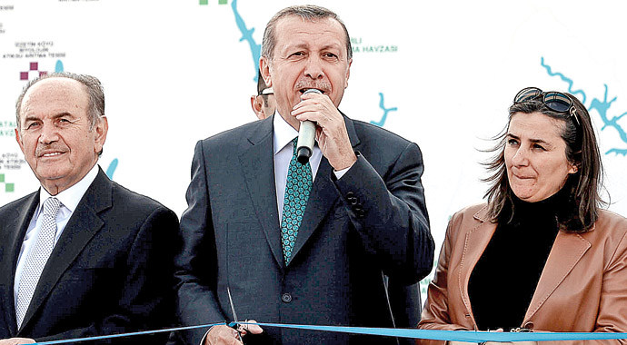 Başbakan Erdoğan: 'Cübbeni çıkar öyle siyaset yap ' Başbakan Erdoğan: 'Cübbeni çıkar öyle siyaset yap '