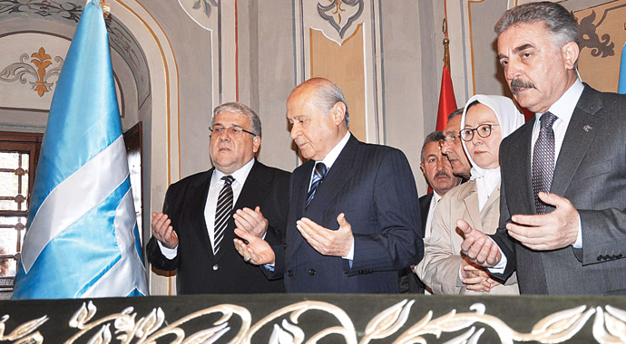 Bahçeli: 'Söğüt'ten demokrasi seferine çıkıyoruz' Bahçeli: 'Söğüt'ten demokrasi seferine çıkıyoruz'