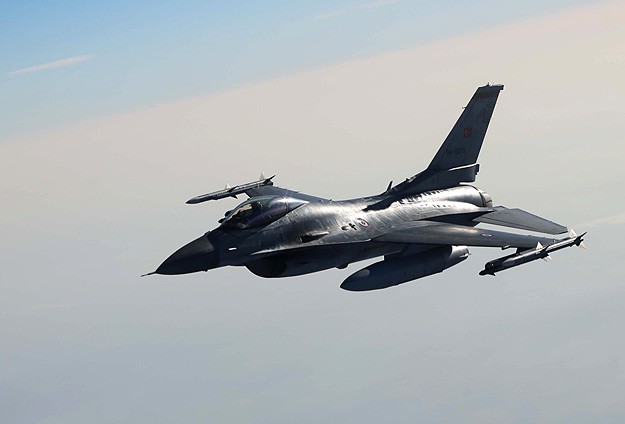 Türk F-16'sına Suriye'den füzeli taciz