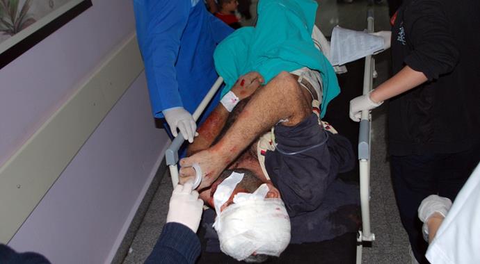 Uykuda tavan çöktü: 3 yaralı