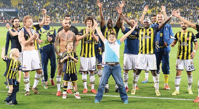4 nala şampiyonluğa! Fenerbahçe düğüne hazır... 4 nala şampiyonluğa! Fenerbahçe düğüne hazır...