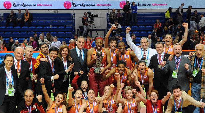 Başbakan Erdoğan&#039;dan Galatasaray Odeabank&#039;a tebrik mesajı