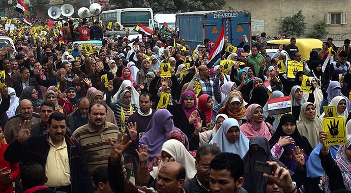 Mısır'da polisin müdahalesine protesto
