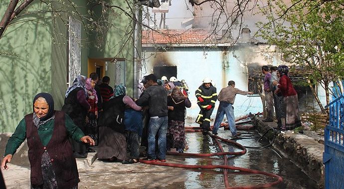 Aksaray'da yangın faciası Aksaray'da yangın faciası