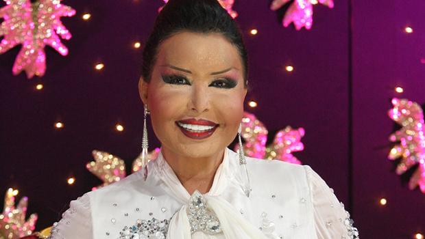 Bülent Ersoy'dan çalışanlarına büyük sürpriz! Bülent Ersoy'dan çalışanlarına büyük sürpriz!