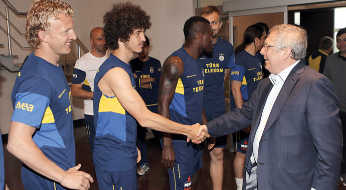 Efsanenin sonu! Aziz Yıldırım'dan gözyaşlarıyla veda... Efsanenin sonu! Aziz Yıldırım'dan gözyaşlarıyla veda...