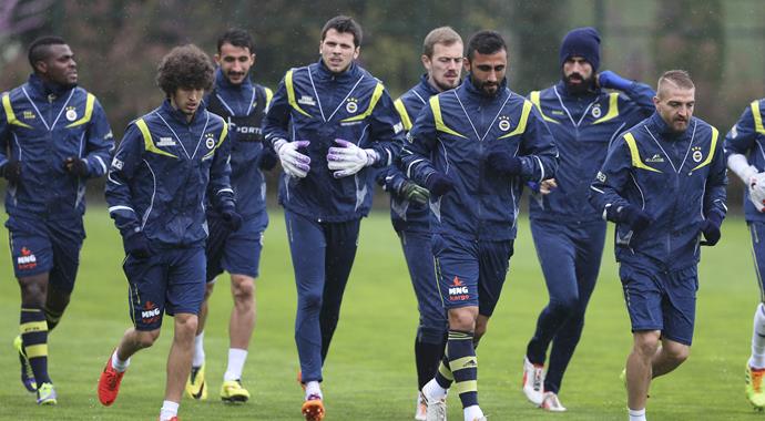 Fenerbahçe şampiyonluk için sahaya çıkıyor! Fenerbahçe şampiyonluk için sahaya çıkıyor!