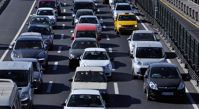 Benzin ve motorinde tavan fiyat uygulaması başladı