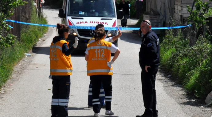 Düzce&#039;de &#039;yol verme&#039; kavgası: 1 ölü