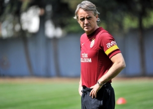 Galatasaray ara vermeden çalıştı! Galatasaray ara vermeden çalıştı!