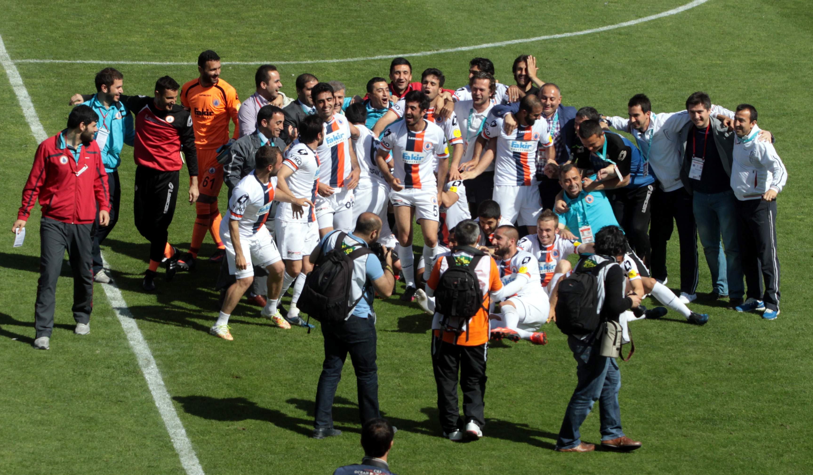 İşte Süper Lig'e çıkan ilk takım! İşte Süper Lig'e çıkan ilk takım!