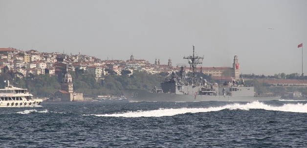 ABD savaş gemisi Boğaz'dan geçti ABD savaş gemisi Boğaz'dan geçti