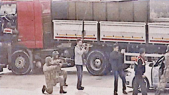 MİT TIR&#039;larını durduran savcıdan şok hamle!