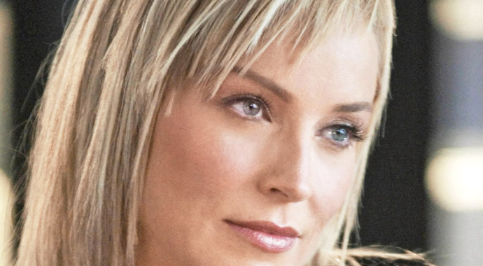 Sharon Stone felç geçirdi