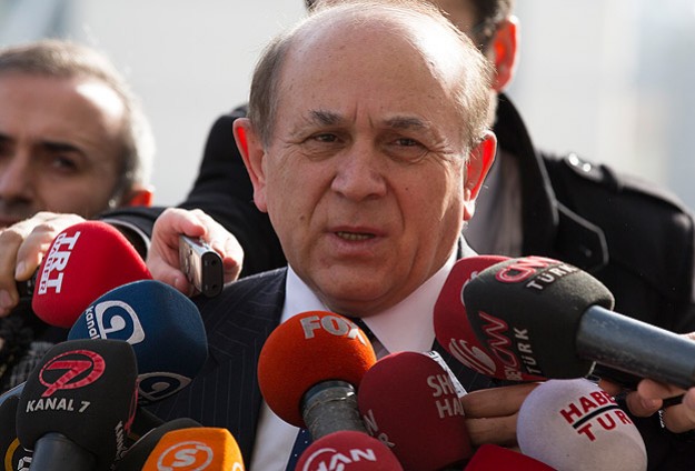 Burhan Kuzu: 'Twitter biraz hizaya geldi' Burhan Kuzu: 'Twitter biraz hizaya geldi'