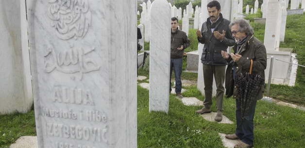 Kenan İmirzalıoğlu'ndan anlamlı ziyaret Kenan İmirzalıoğlu'ndan anlamlı ziyaret