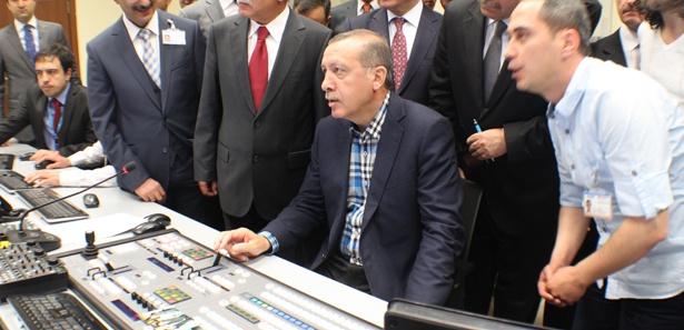 Başbakan Erdoğan yönetmen koltuğunda!