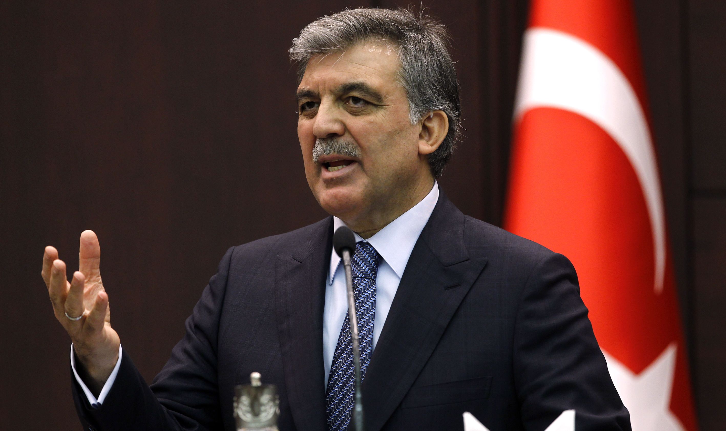 Abdullah Gül'den yüz ifadesi açıklaması Abdullah Gül'den yüz ifadesi açıklaması