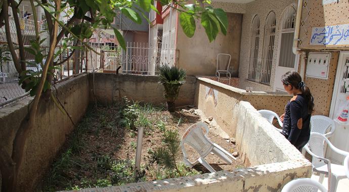 Balkondan düşen çocuk öldü Balkondan düşen çocuk öldü