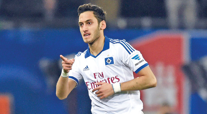 Çalhanoğlu: 'Hiç bir vakit namazımı kaçırmıyorum' Çalhanoğlu: 'Hiç bir vakit namazımı kaçırmıyorum'