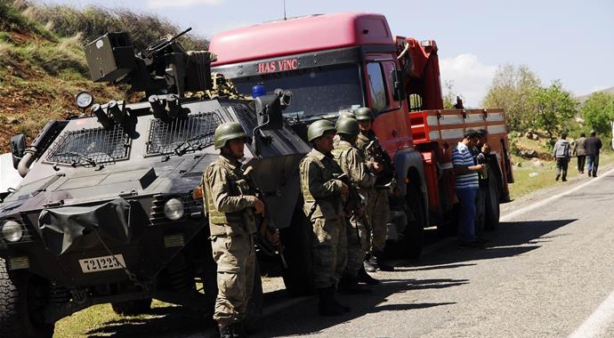 Lice'de gerginlik sürüyor Lice'de gerginlik sürüyor