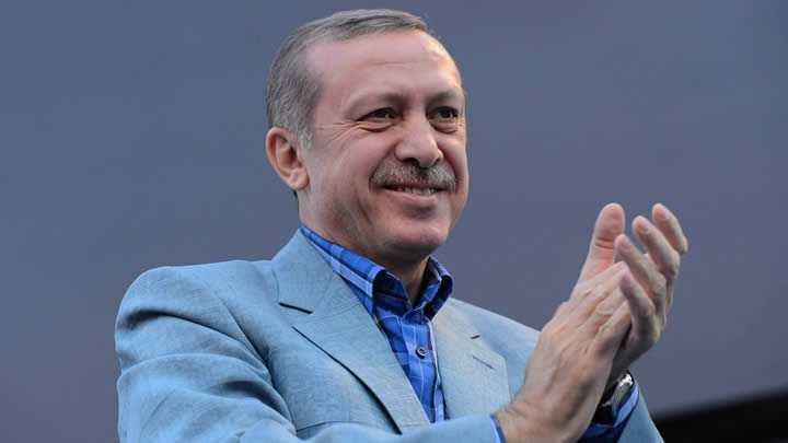 Başbakan Fenerbahçe&#039;nin şampiyonluğunu kutladı