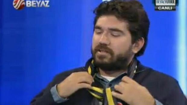 Rasim Ozan Kütahyalı, F.Bahçe atkısını taktı