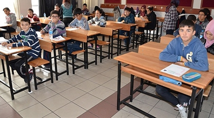 Ortaokul öğrencilerinin ortak sınavları başladı