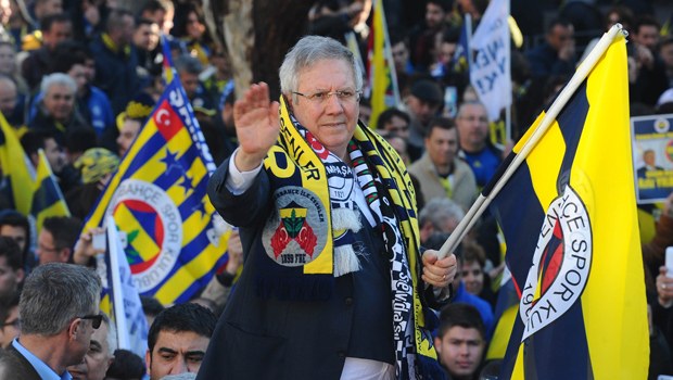 Fenerbahçe'de şok düşüş, Galatasaray yükselişte! Fenerbahçe'de şok düşüş, Galatasaray yükselişte!
